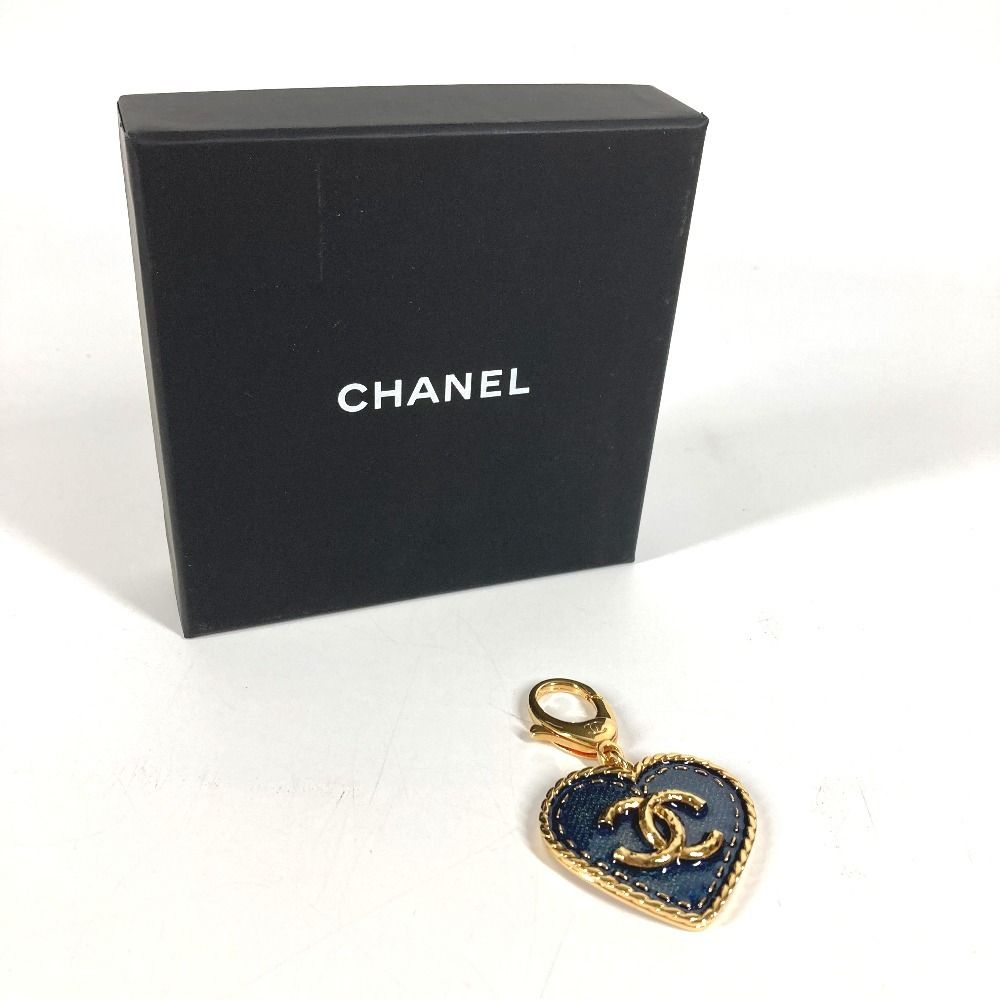 Chanel Key Holder Heart CC Logo Denim Metal Blue — view 7