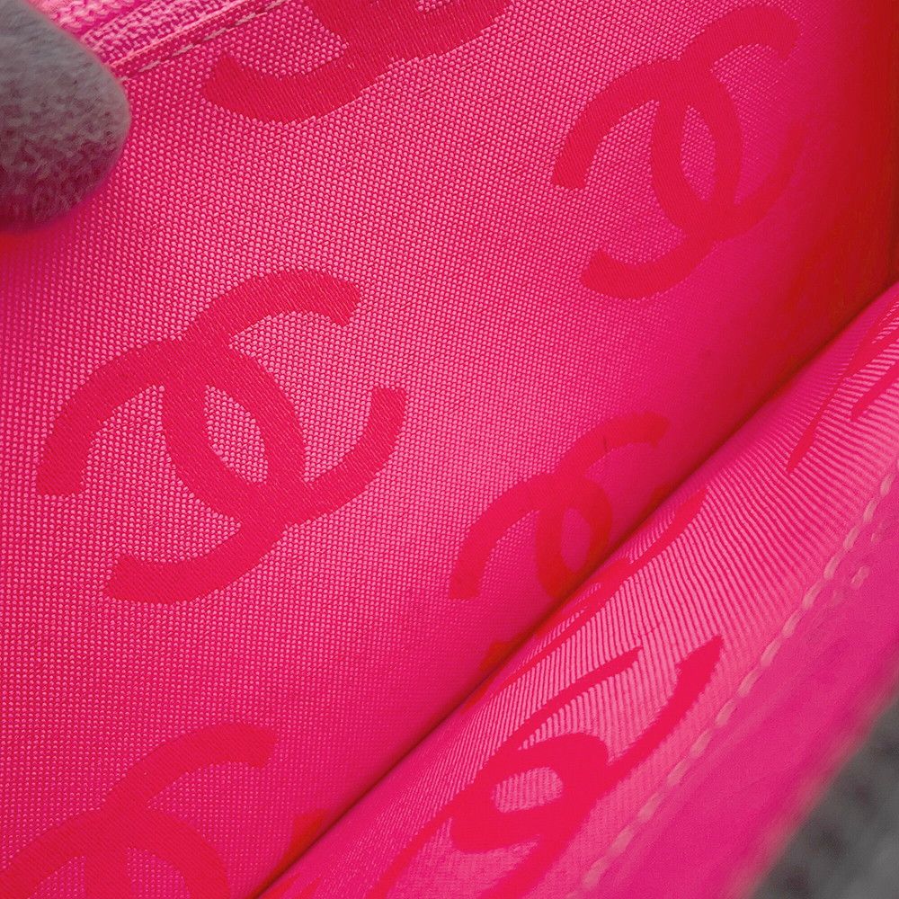 Chanel Wallet Quilted CC Logo Cambon — view 8