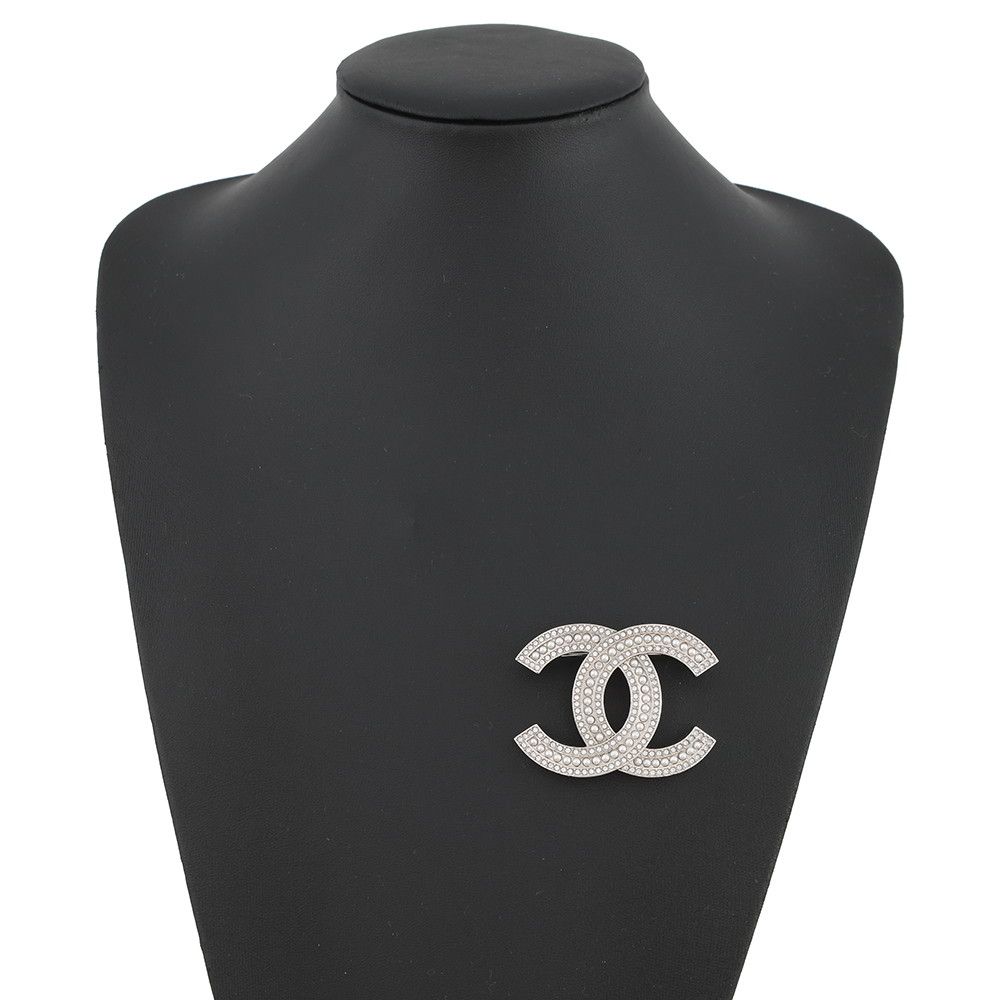 Chanel Brooch CC Logo Rhinestone Faux Pearl — view 4