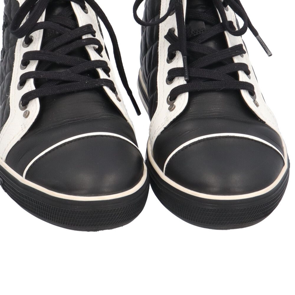 Chanel Quilted CC Logo Bicolor Sneakers Leather Black White — view 8