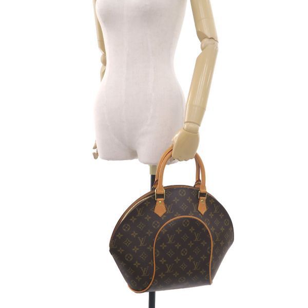 Louis Vuitton Monogram Ellipse MM Pouch — view 9