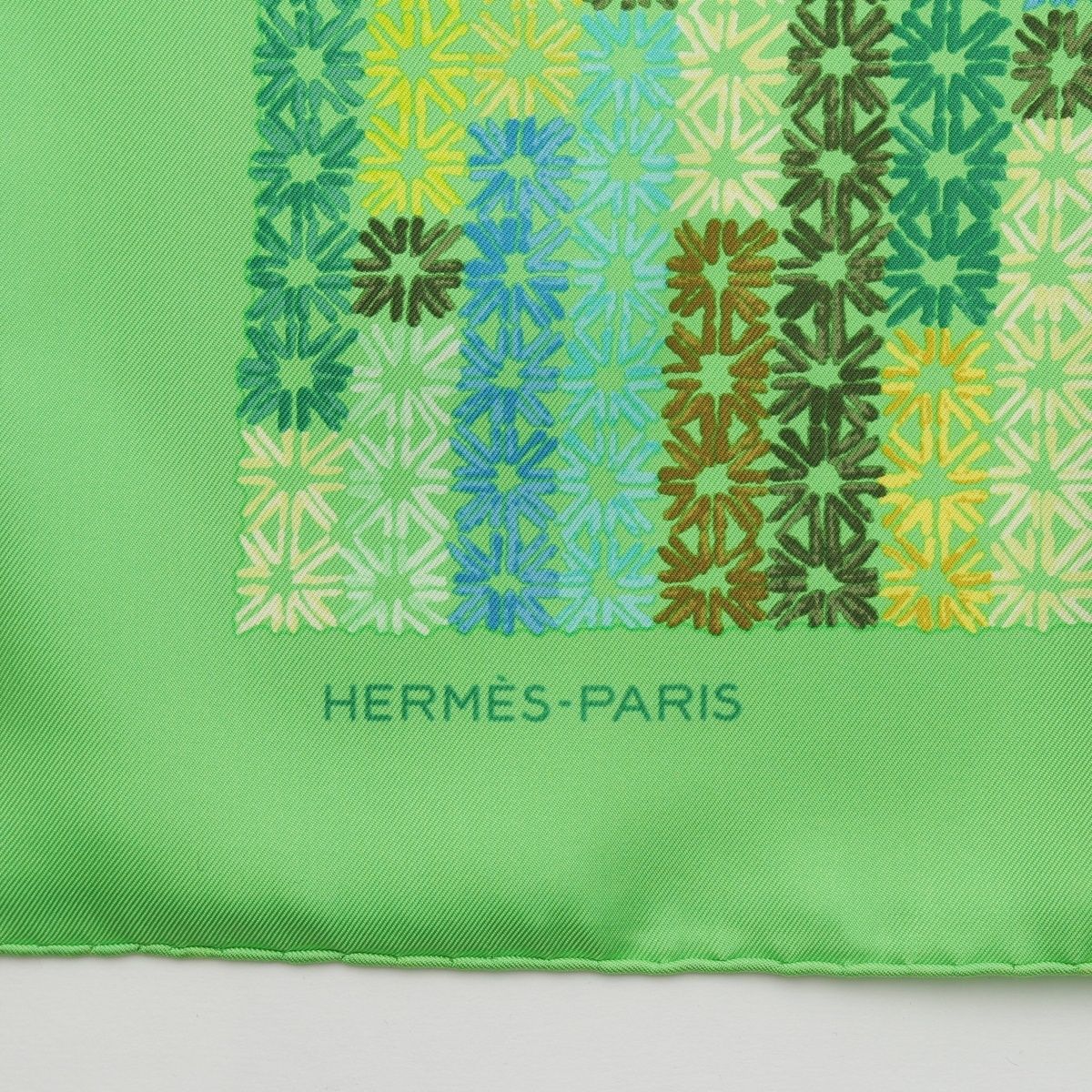 Hermes Silk Carre 90 the Rhythm of China Scarf Green — view 7