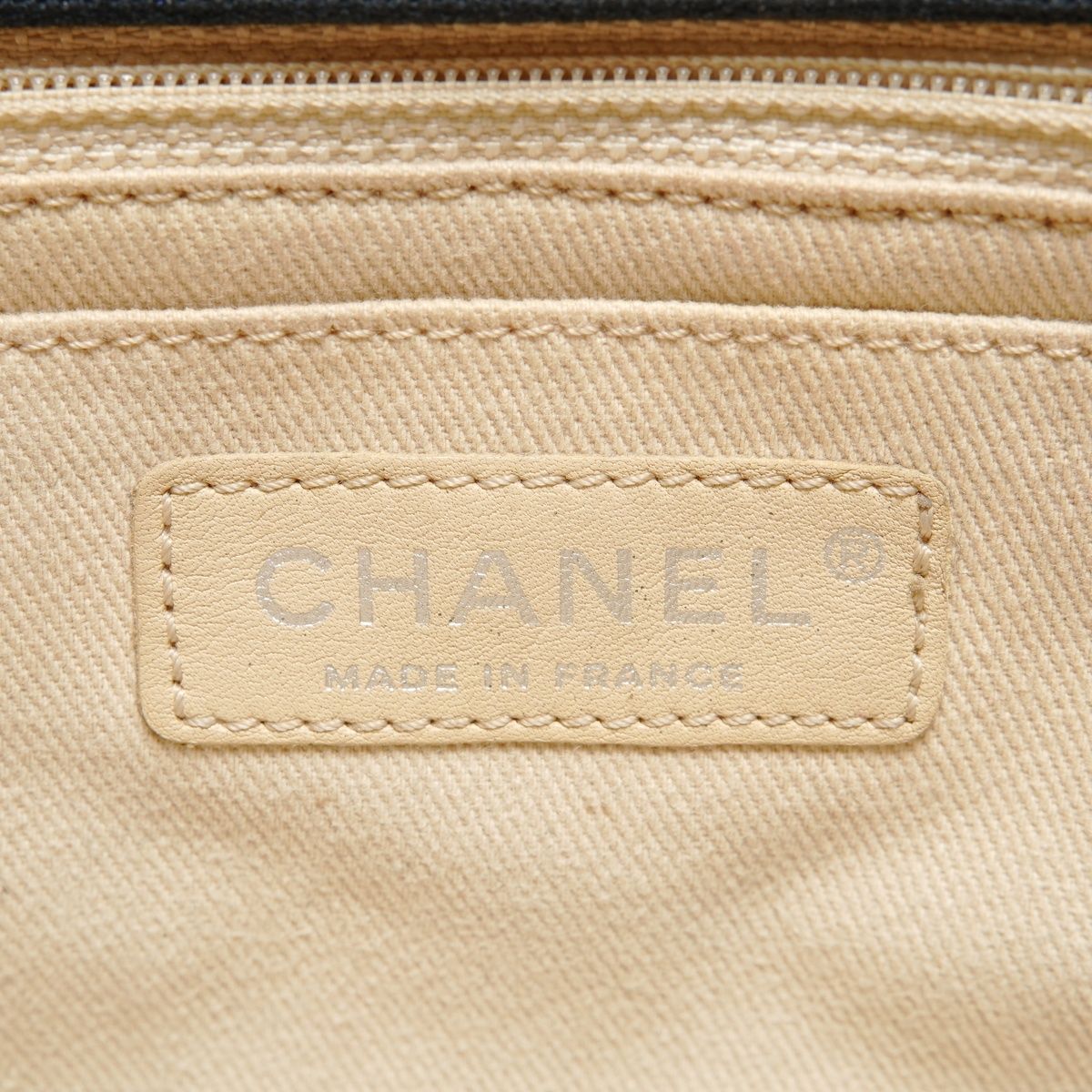 Chanel Shoulder Bag Quilted Canvas CC Logo Flap Chain — view 9