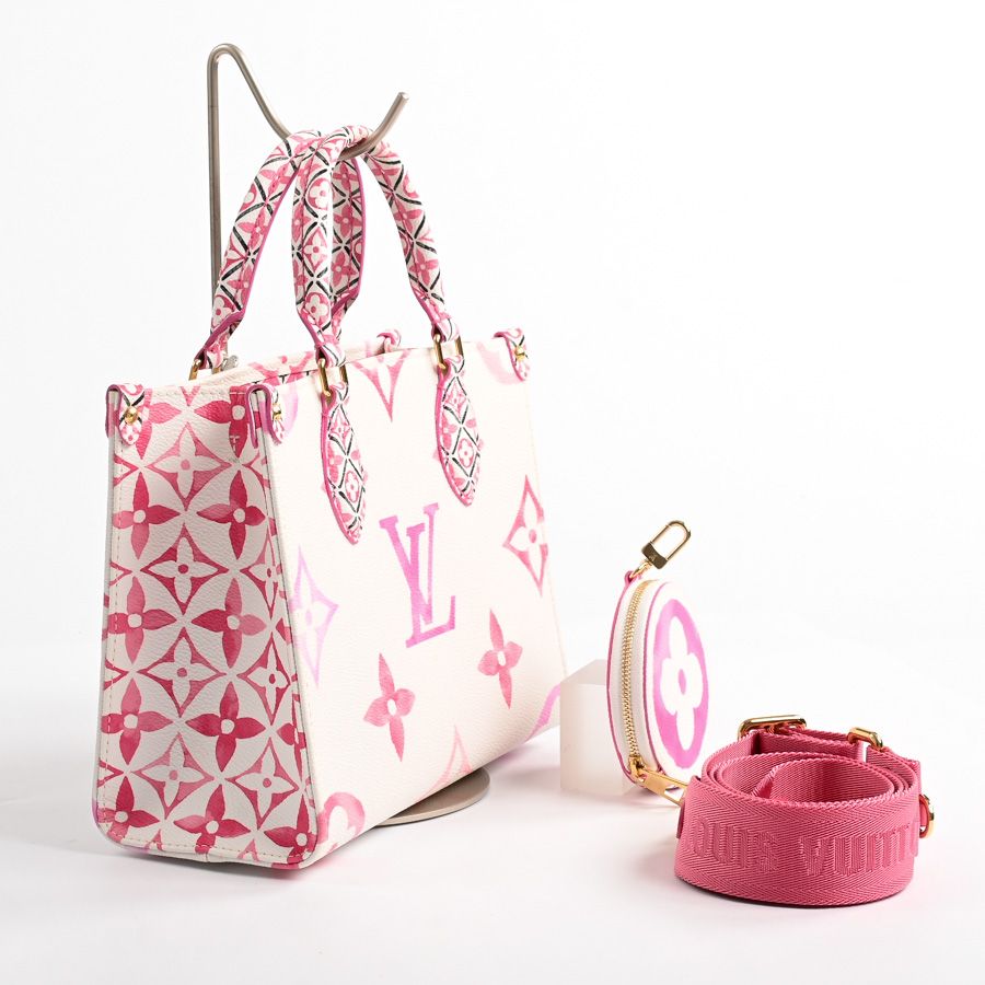 Louis Vuitton Handbag On The Go PM — view 2