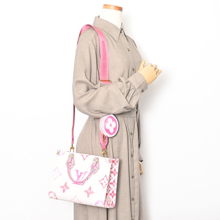 Louis Vuitton Handbag On The Go PM — view 7