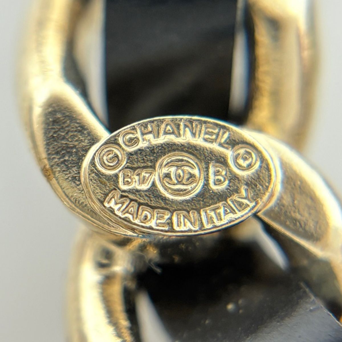 Chanel CC Logo Brooch Camellia Clover Gold Plated Black — view 5