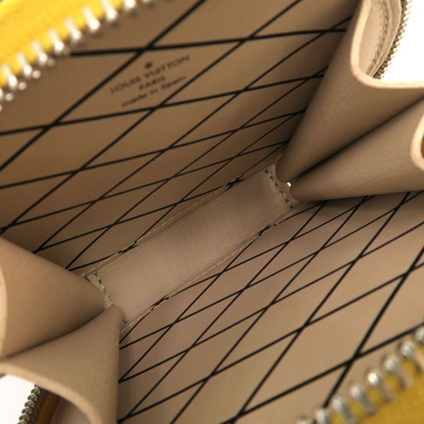 Louis Vuitton Microboite Chapeau Beige — view 3