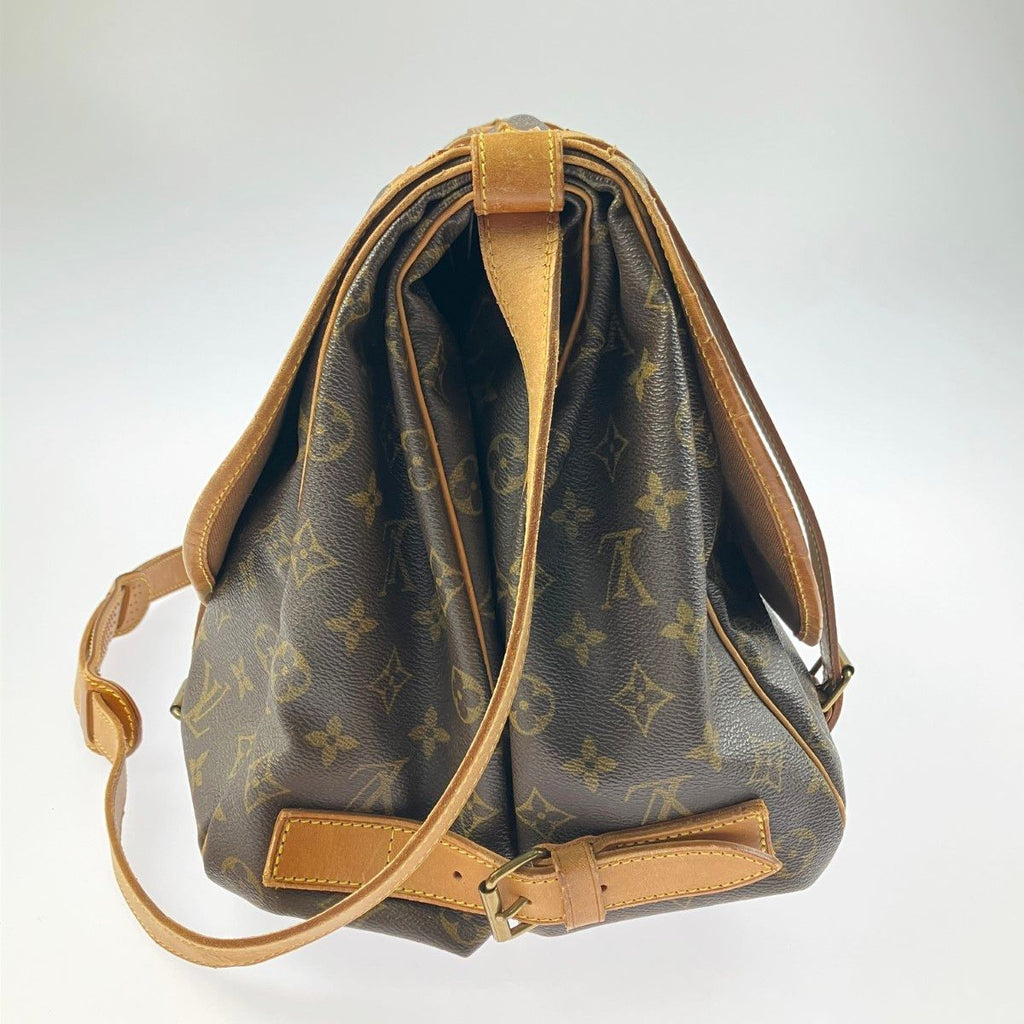 Louis Vuitton Shoulder Bag Monogram Saumur 43 — view 4
