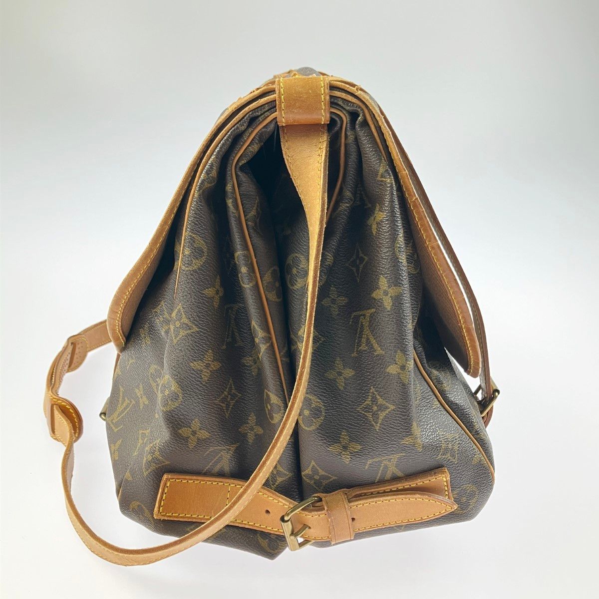 Louis Vuitton Shoulder Bag Monogram Saumur 43 — view 4