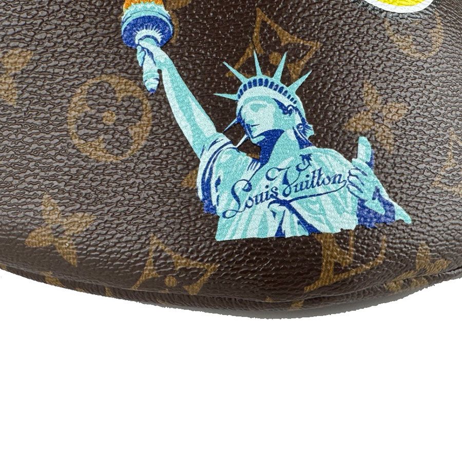 Louis Vuitton Waist Bag Monogram Macassar My LV World Tour — view 8
