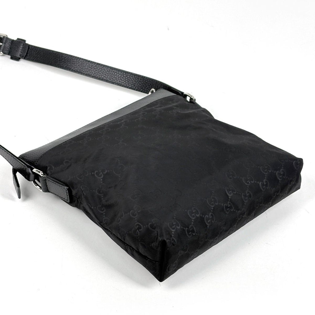 Gucci GG Pattern Shoulder Bag Nylon Black — view 2