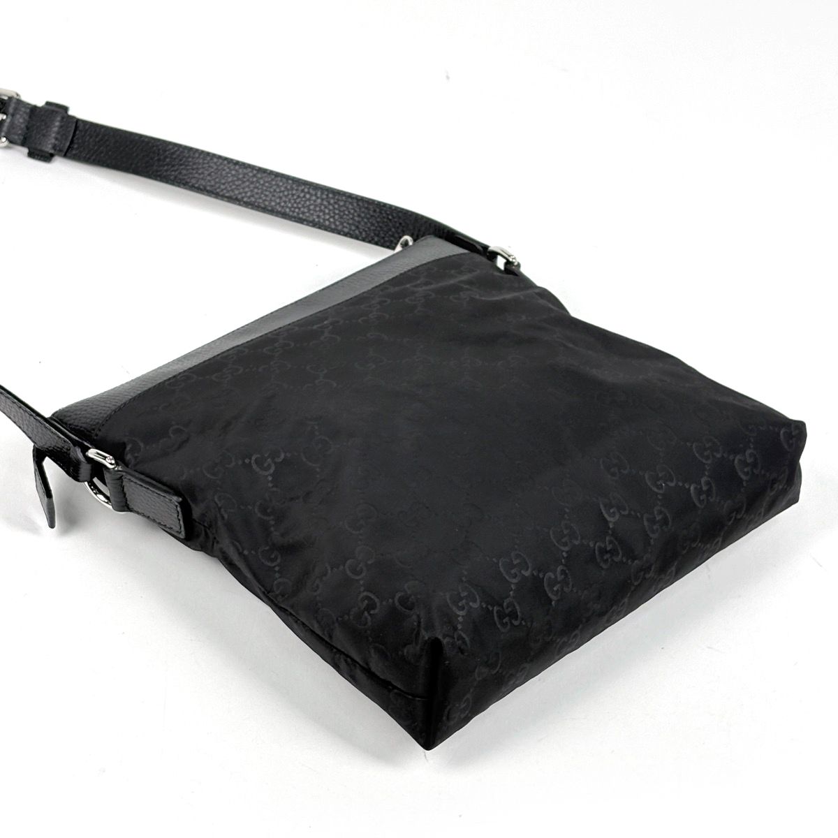 Gucci GG Pattern Shoulder Bag Nylon Black — view 2