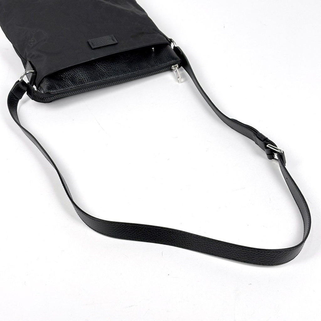 Gucci GG Pattern Shoulder Bag Nylon Black — view 6
