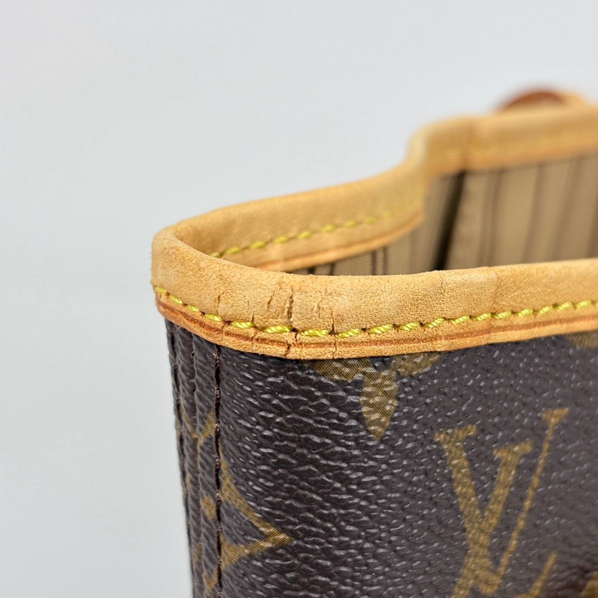Louis Vuitton Neverfull MM Shoulder Bag Tote Monogram Brown — view 4
