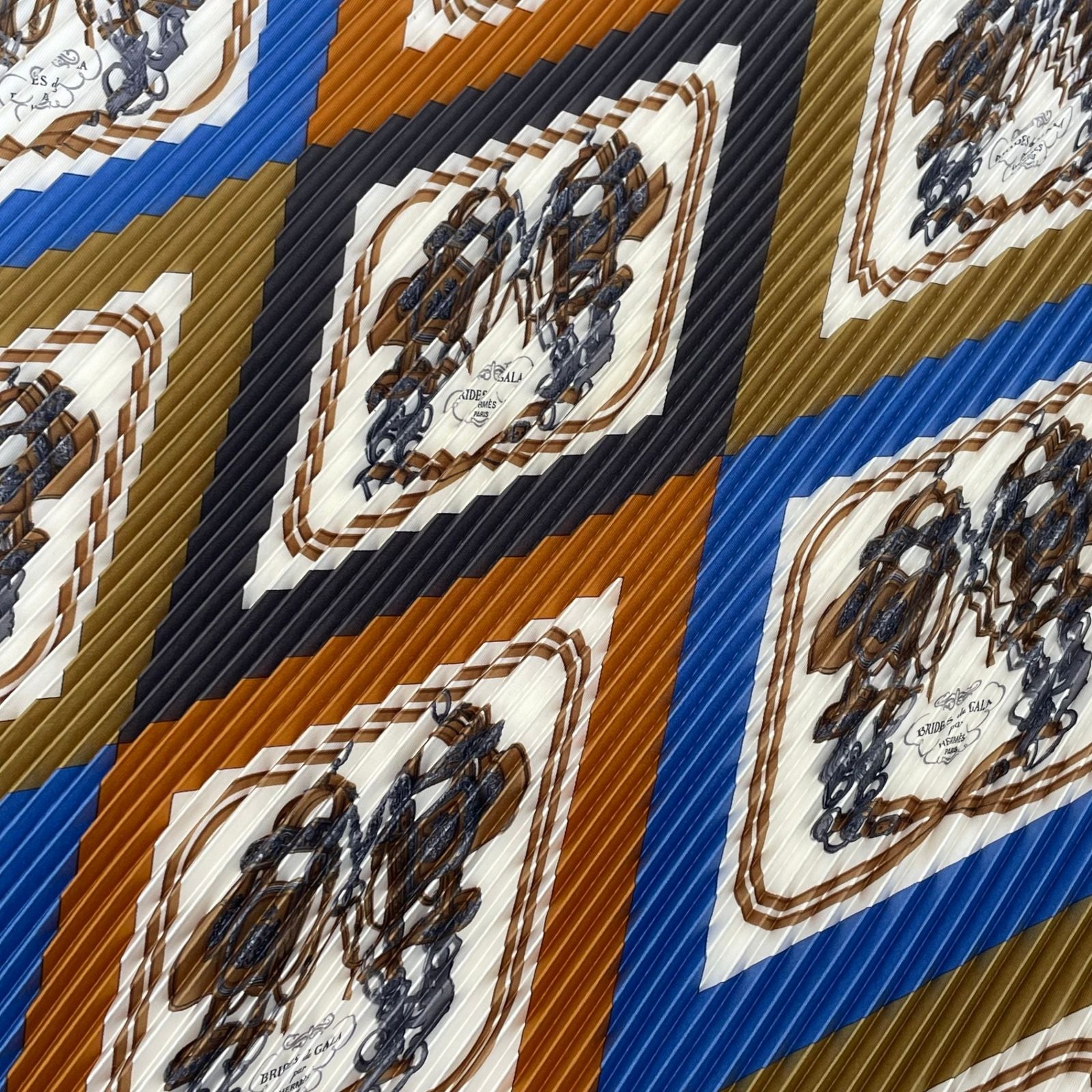 Hermes Scarf Pleated Silk Brides de Gala Geometric Pattern Horse Tackle Box — view 6