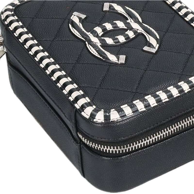 Chanel CC Filigree Chain Shoulder Bag Black White — view 4