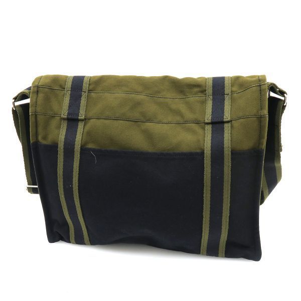 Hermes Fourre Tout Besace MM Shoulder Bag — view 2