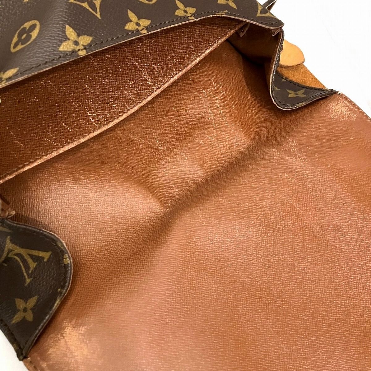 Louis Vuitton GM Monogram Shoulder Bag — view 6