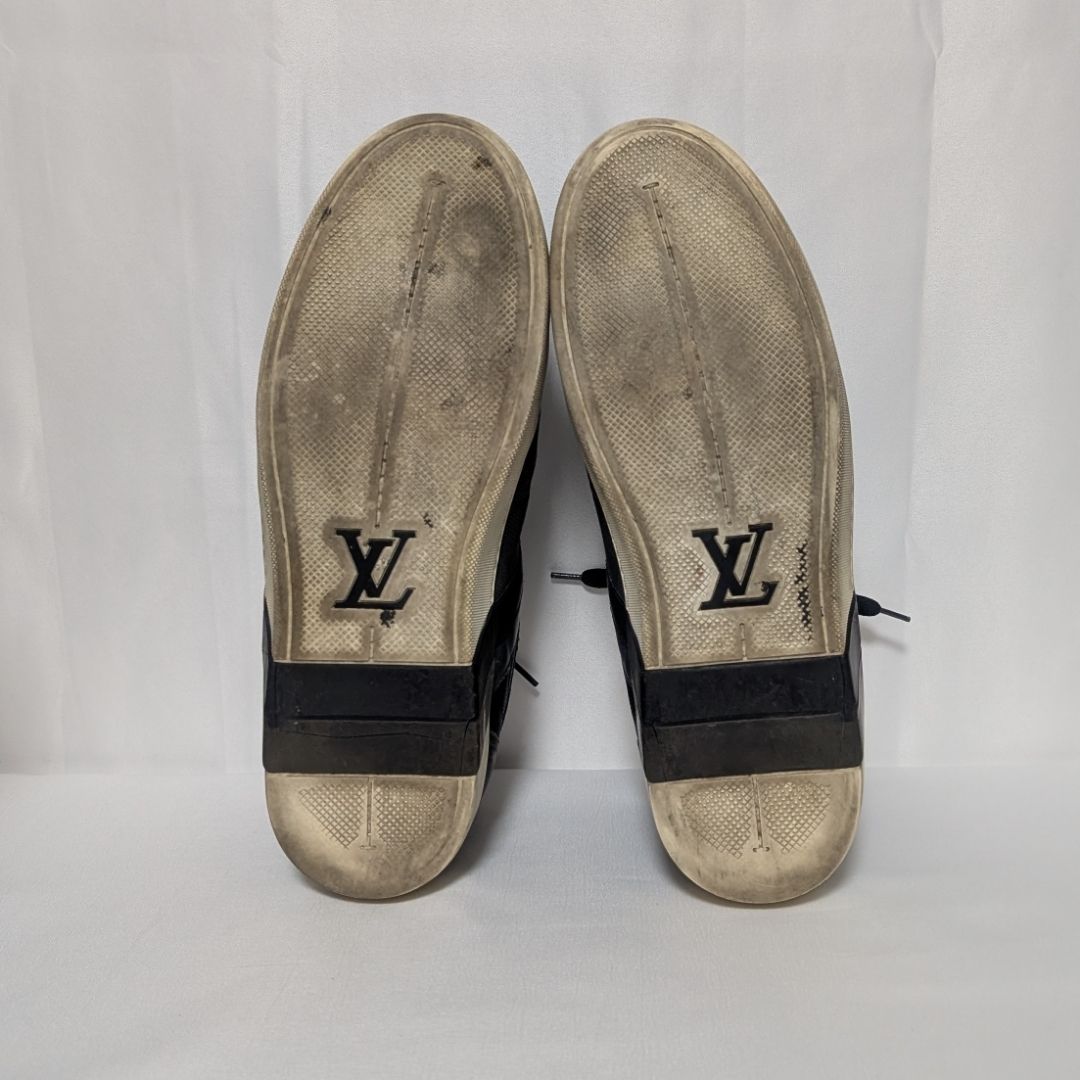 Louis Vuitton Sneakers Damier Infini Gray LV Logo — view 5