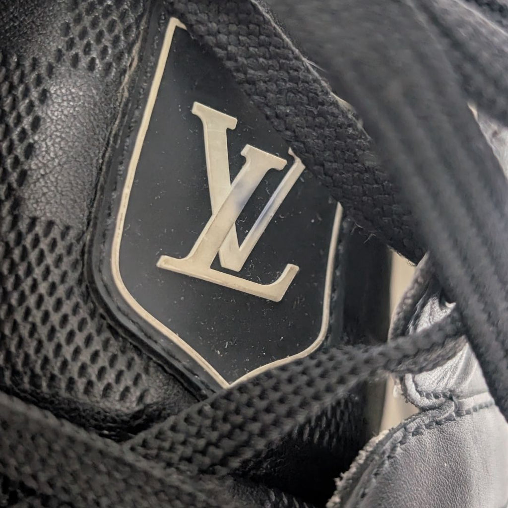 Louis Vuitton Sneakers Damier Infini Gray LV Logo — view 8