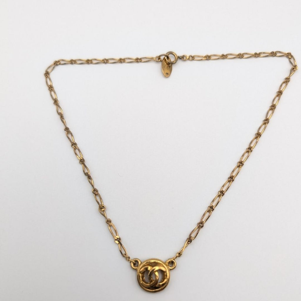 Chanel Gold CC Logo Necklace Vintage — view 8