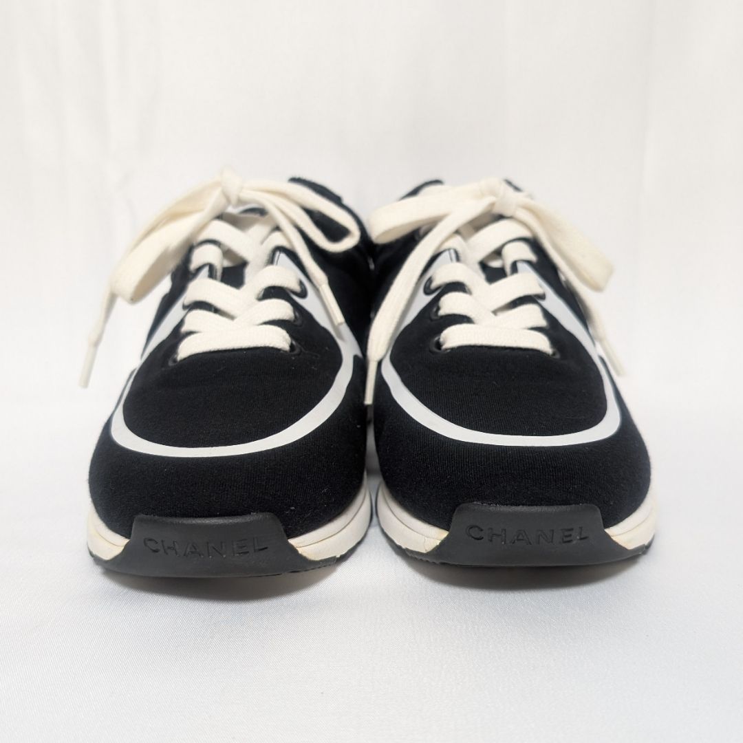 Chanel Sneakers CC Logo Black White — view 3