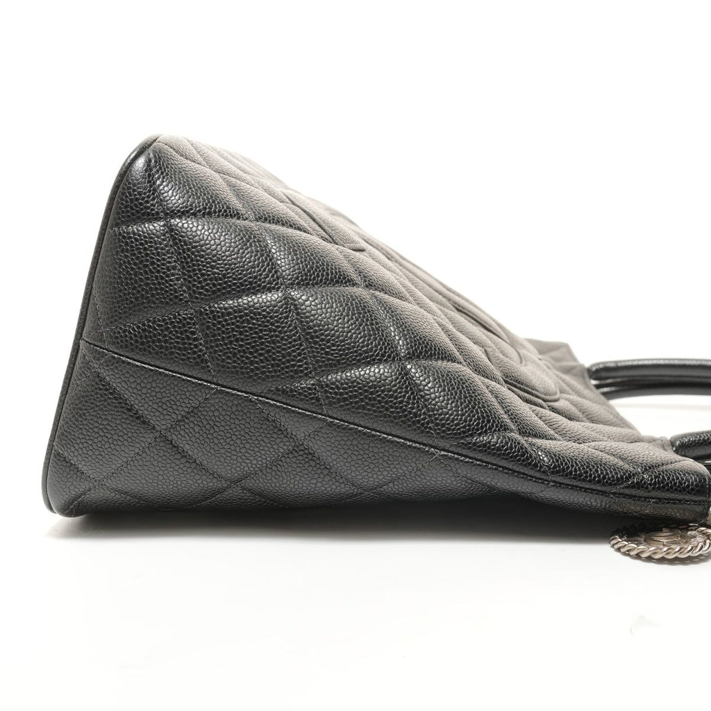Chanel Tote Medallion CC Logo Caviar Leather — view 4