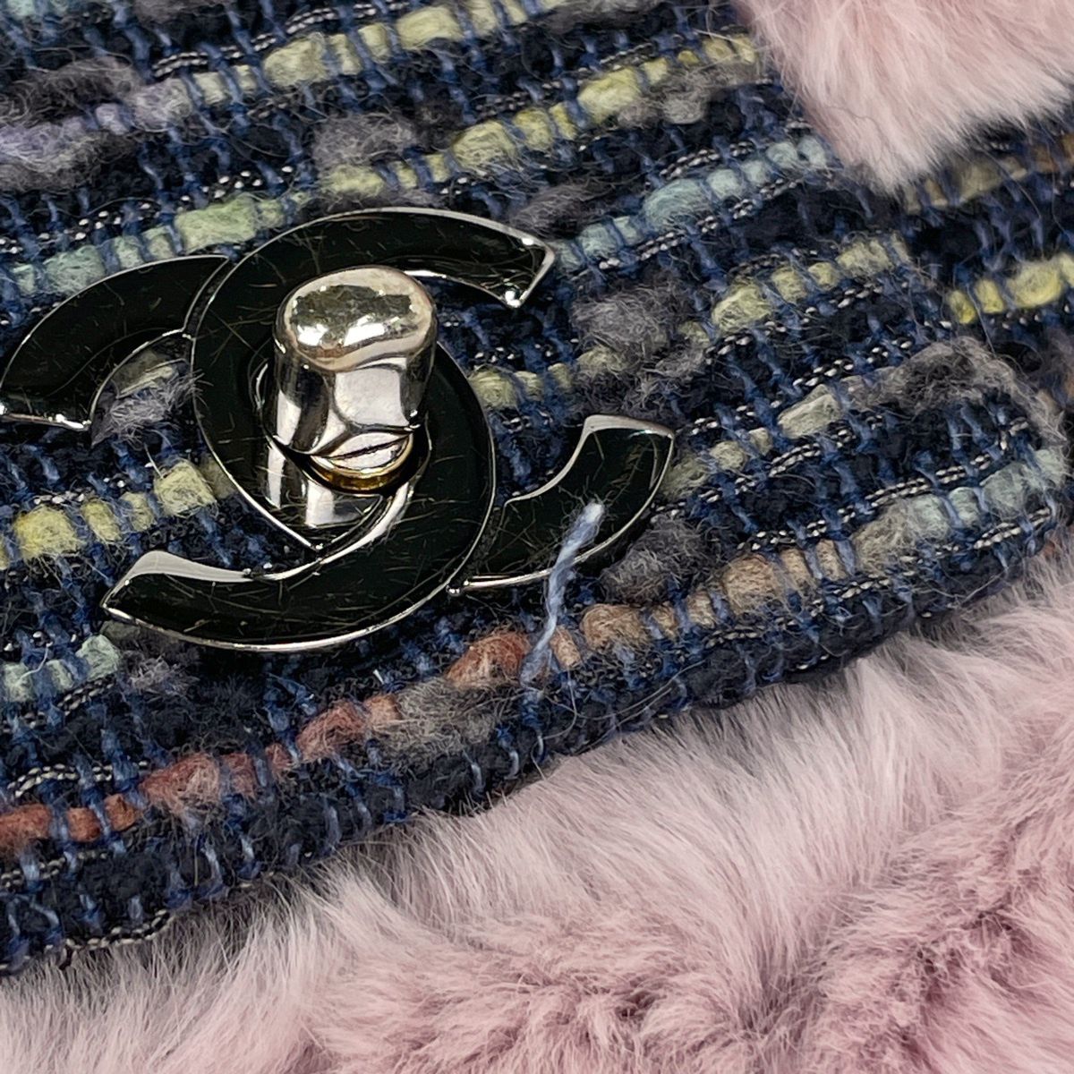 Chanel 2005 Vintage Classic Flap Chain Tweed Rabbit Fur Shoulder Bag Pink — view 8