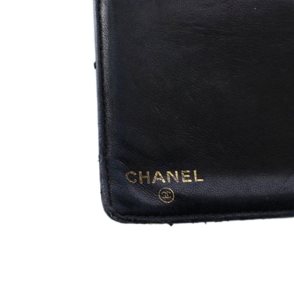 Chanel Timeless Classic Wallet Bifold Coin Purse Caviar Leather CC Logo — view 5