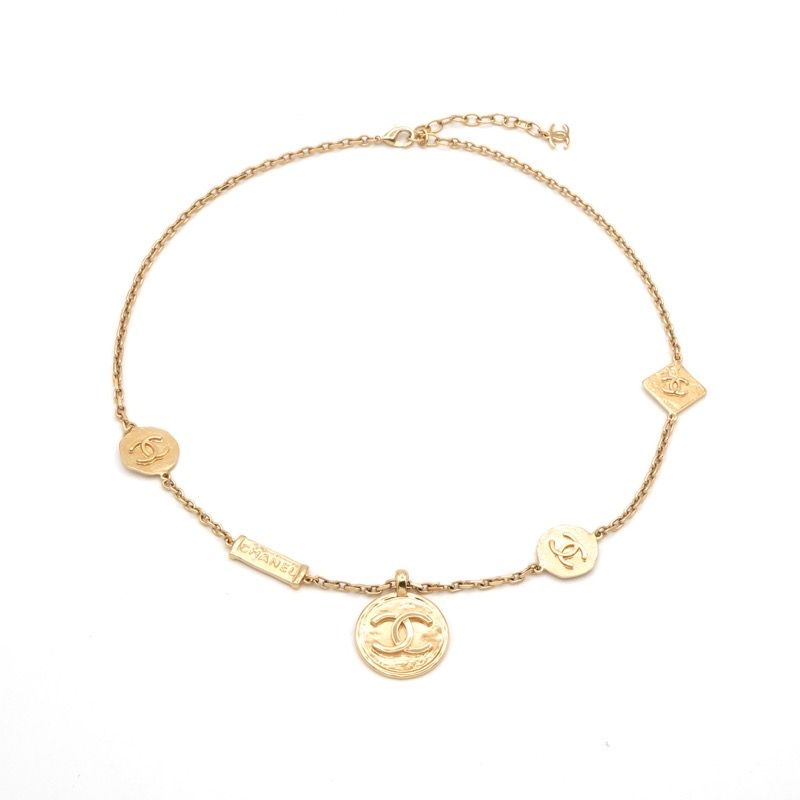 Chanel Necklace Pendant Choker Gold CC Logo Plate — view 2