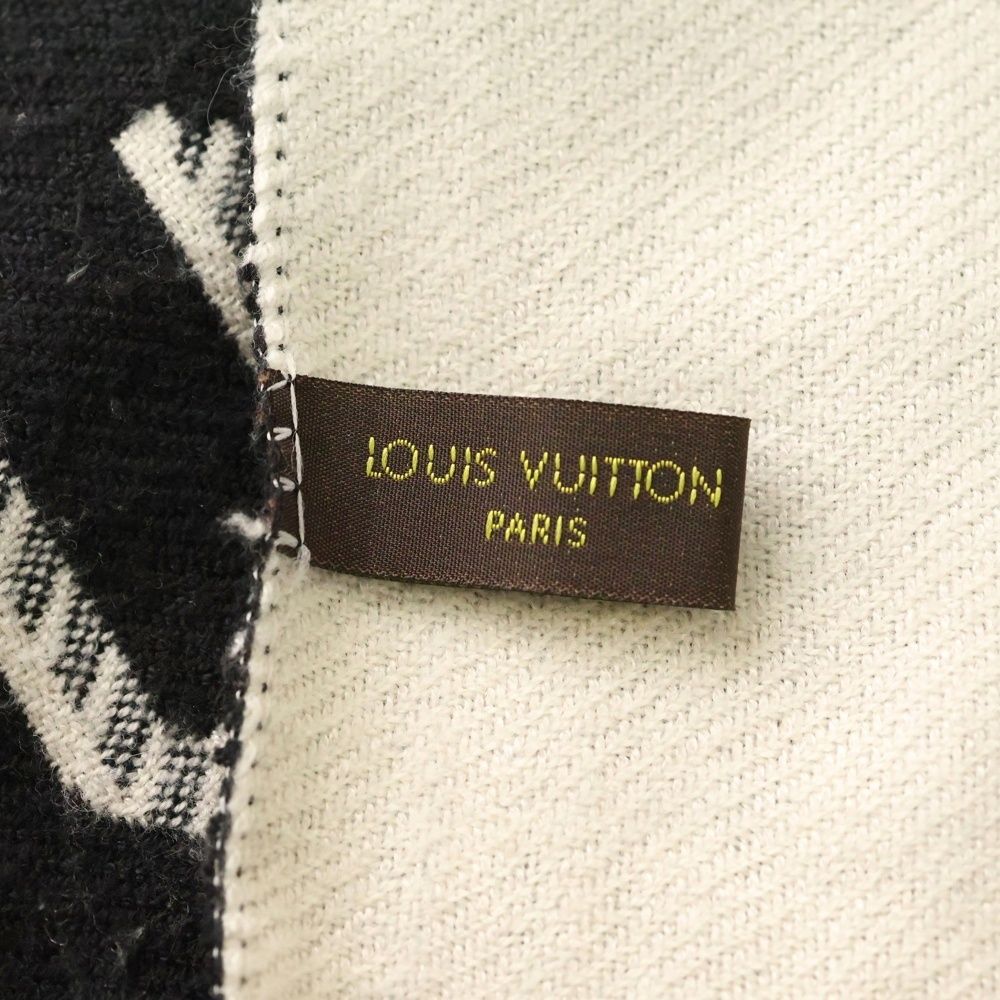 Louis Vuitton LV Essential Monogram All Over Logo Shawl Black — view 5