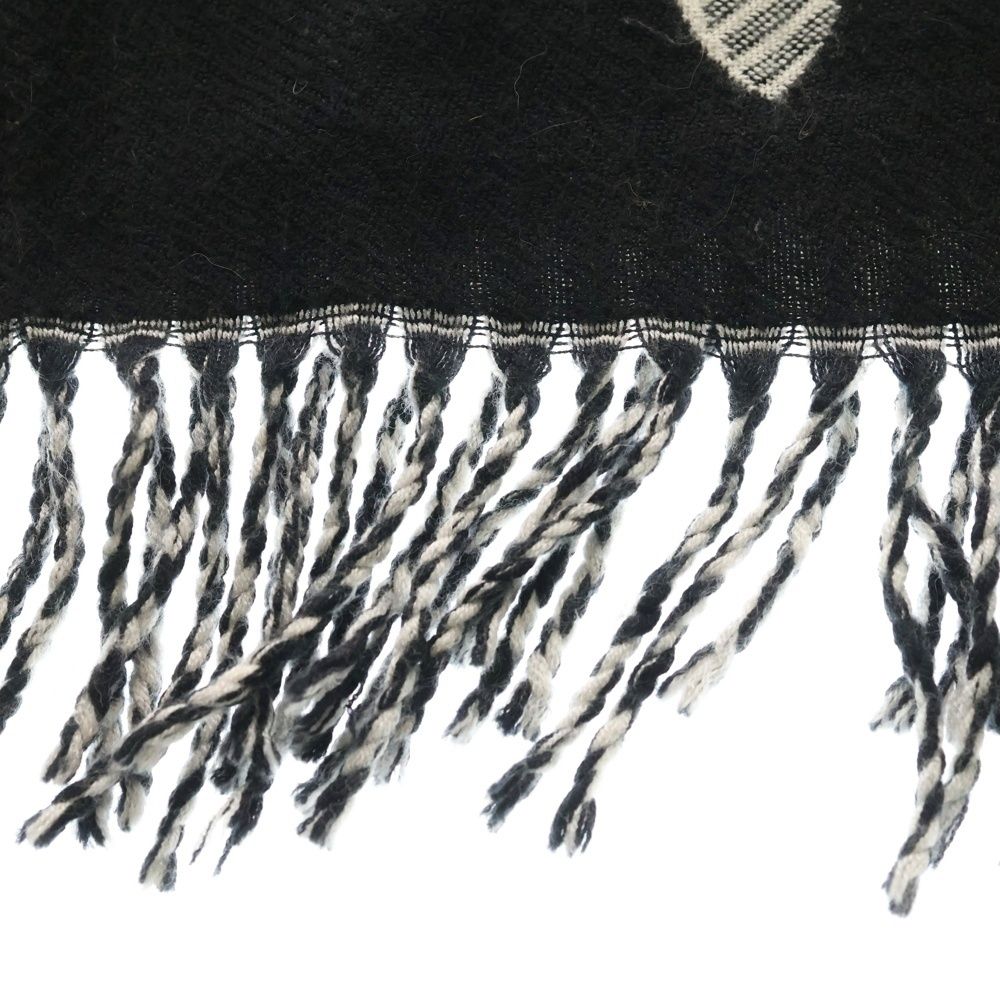 Louis Vuitton LV Essential Monogram All Over Logo Shawl Black — view 3