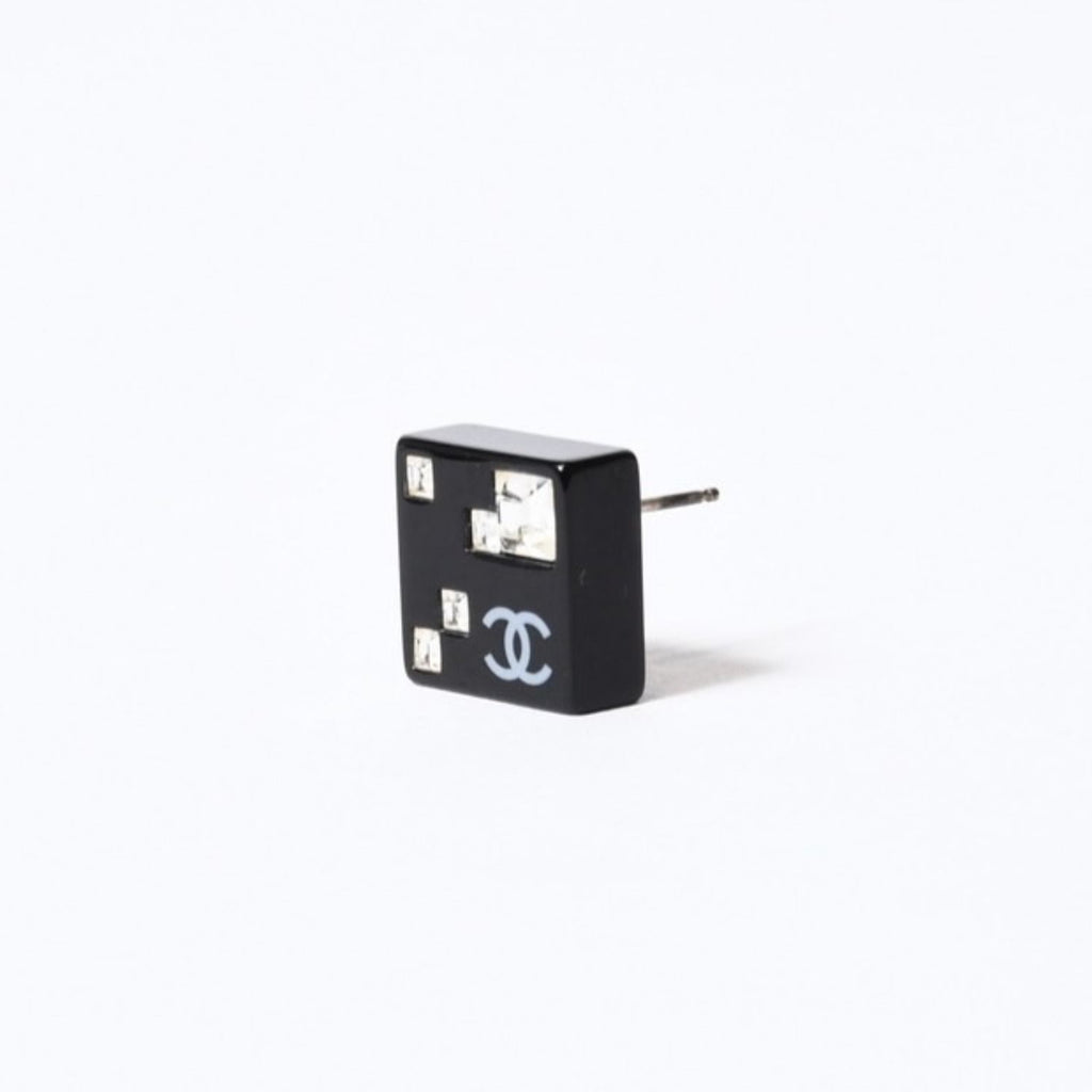 Chanel CC Logo Earrings 05 Acrylic Rhinestone Black Clear Silver — view 4