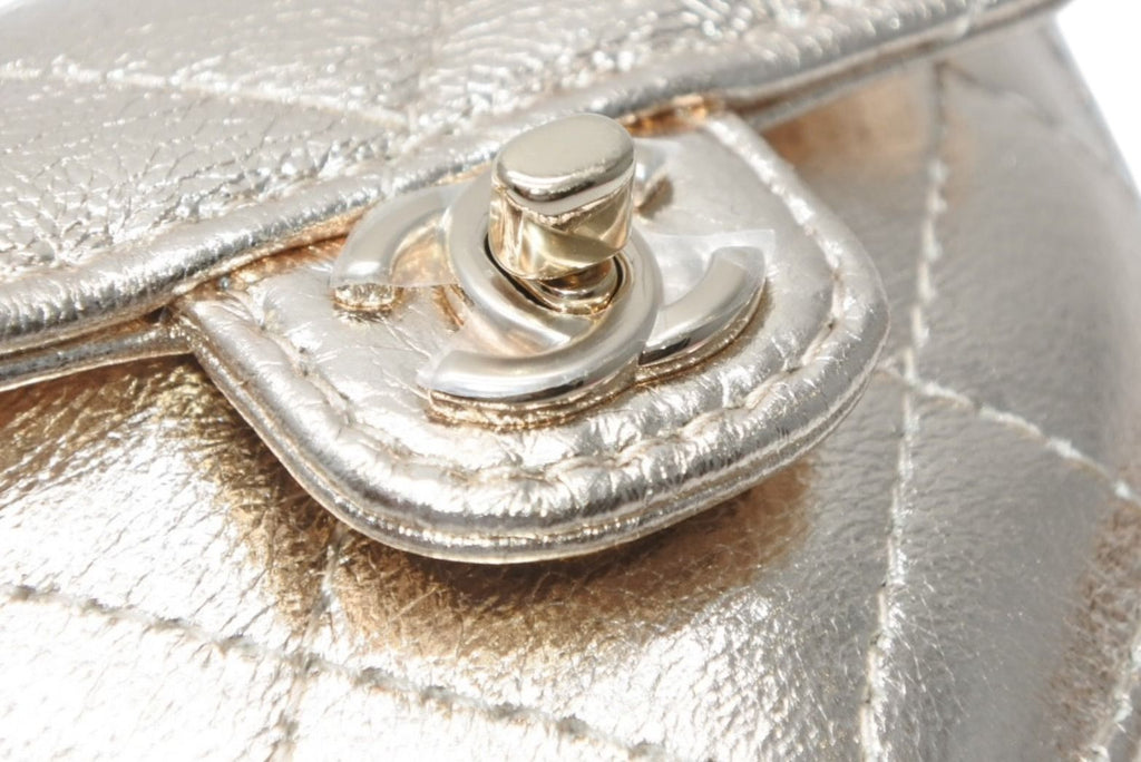 Chanel Heart Bag Charm Stand CC Logo Quilted Lambskin Gold — view 5