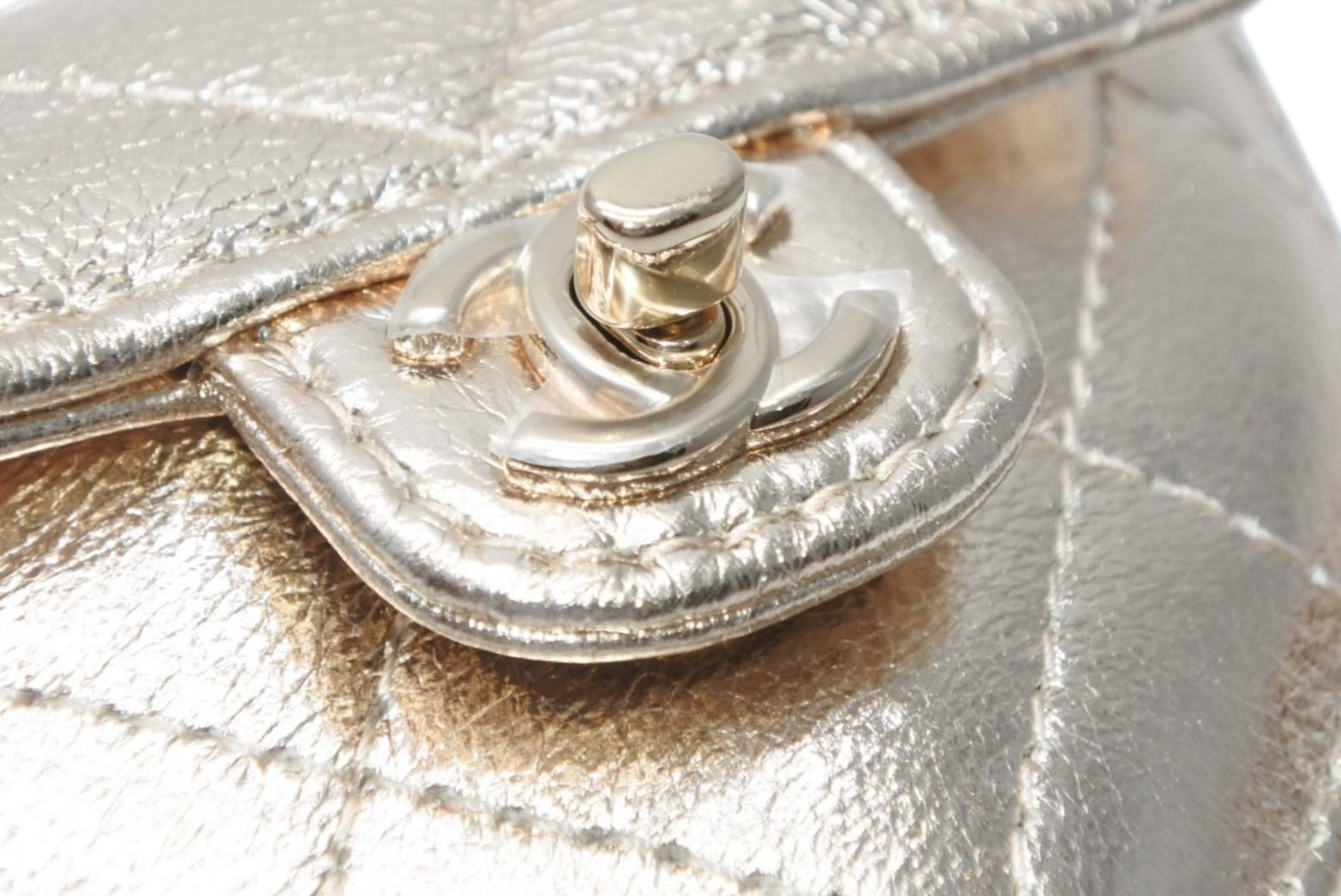 Chanel Heart Bag Charm Stand CC Logo Quilted Lambskin Gold — view 5