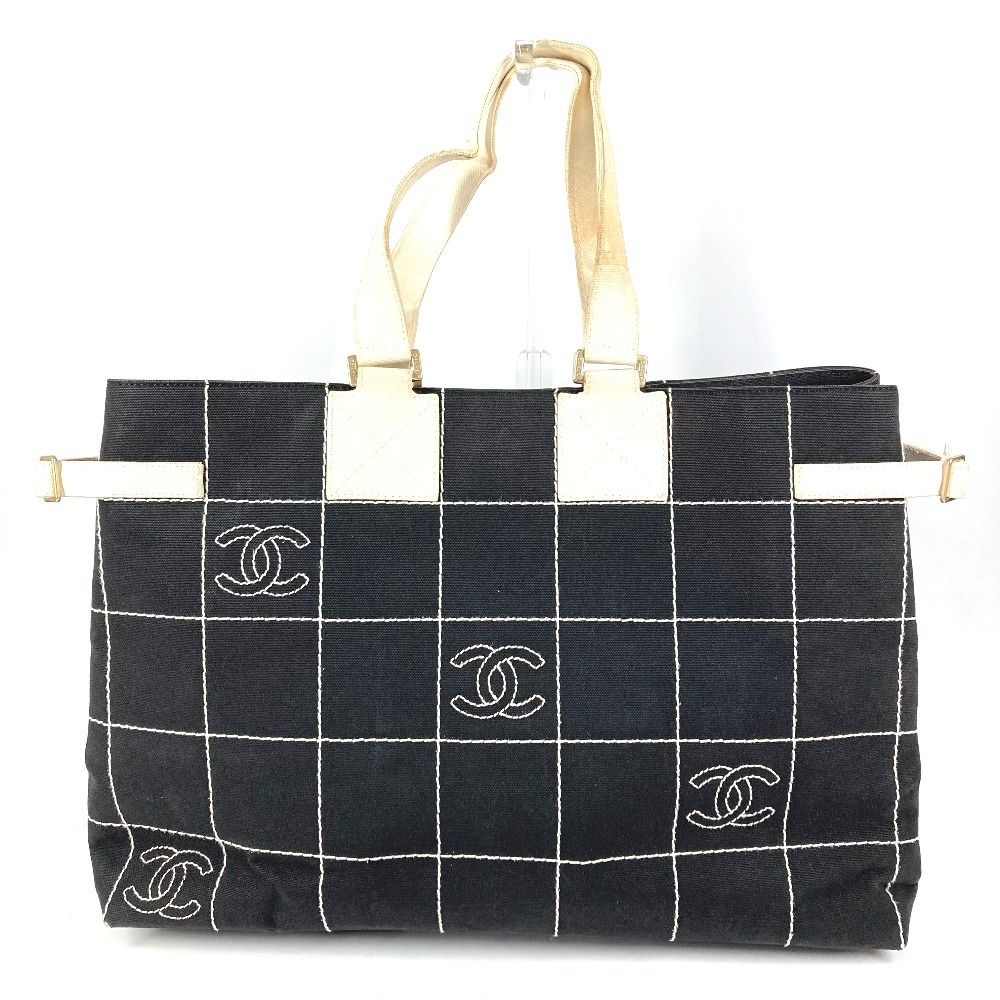 Chanel Shoulder Bag CC Logo Canvas Black — view 2