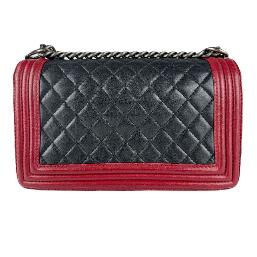 Chanel Shoulder Bag Boy Black Red — view 3