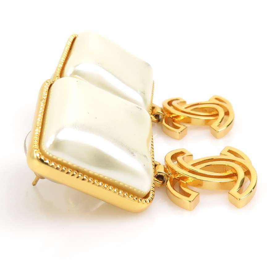 Chanel Earrings White Gold — view 4