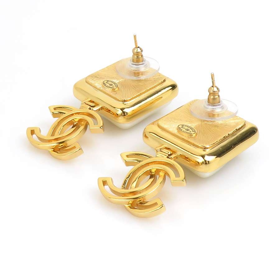 Chanel Earrings White Gold — view 5