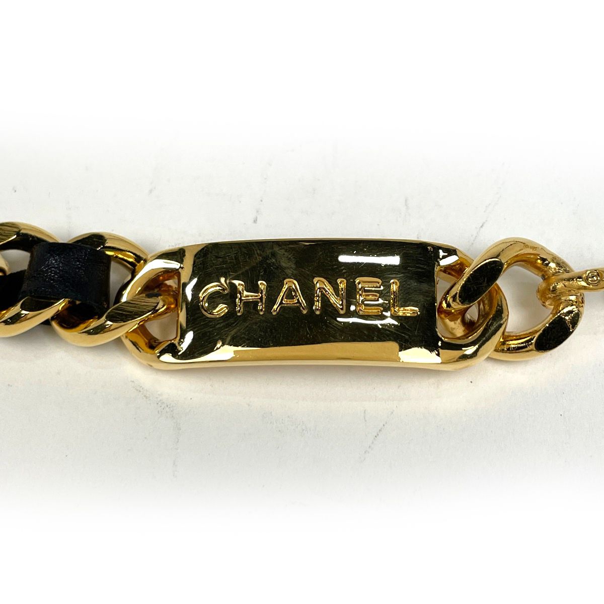 Chanel CC Logo Chain Belt 31 Rue Cambon Leather Gold — view 4