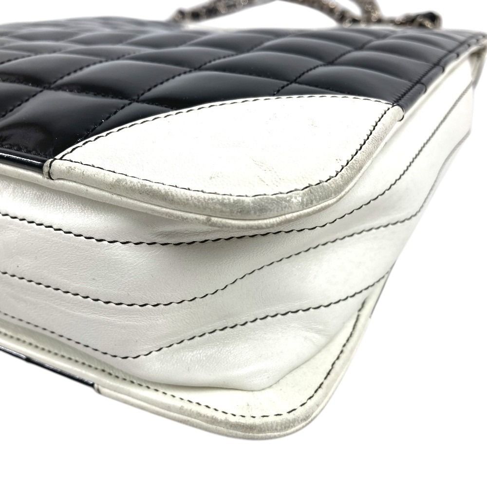 Chanel Shoulder Bag Logo Choco Bar Enamel Leather Black — view 6