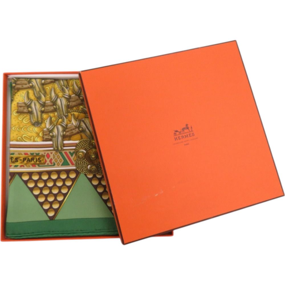 Hermes Carre 90 L'Or Des Chefs Chiefs' Gold Silk Green Scarf — view 2