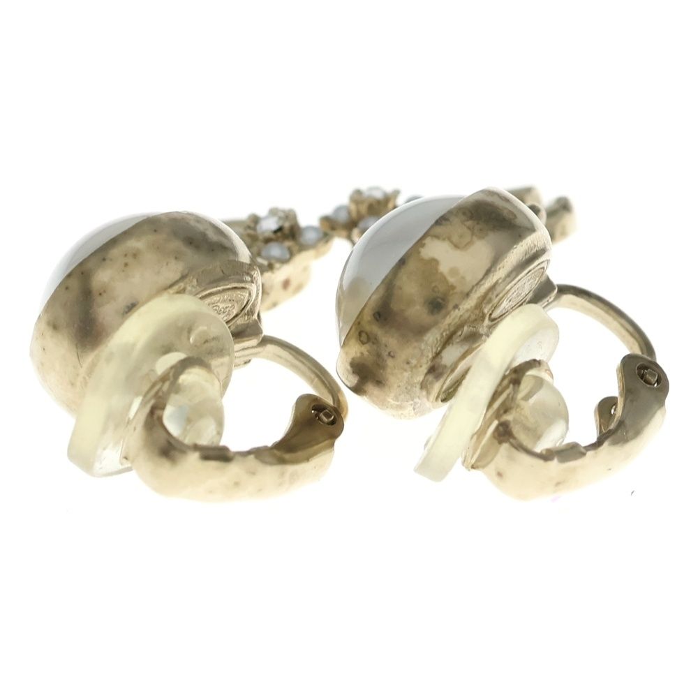 Chanel CC Logo Pearl Flower Motif Earrings White Gold — view 2