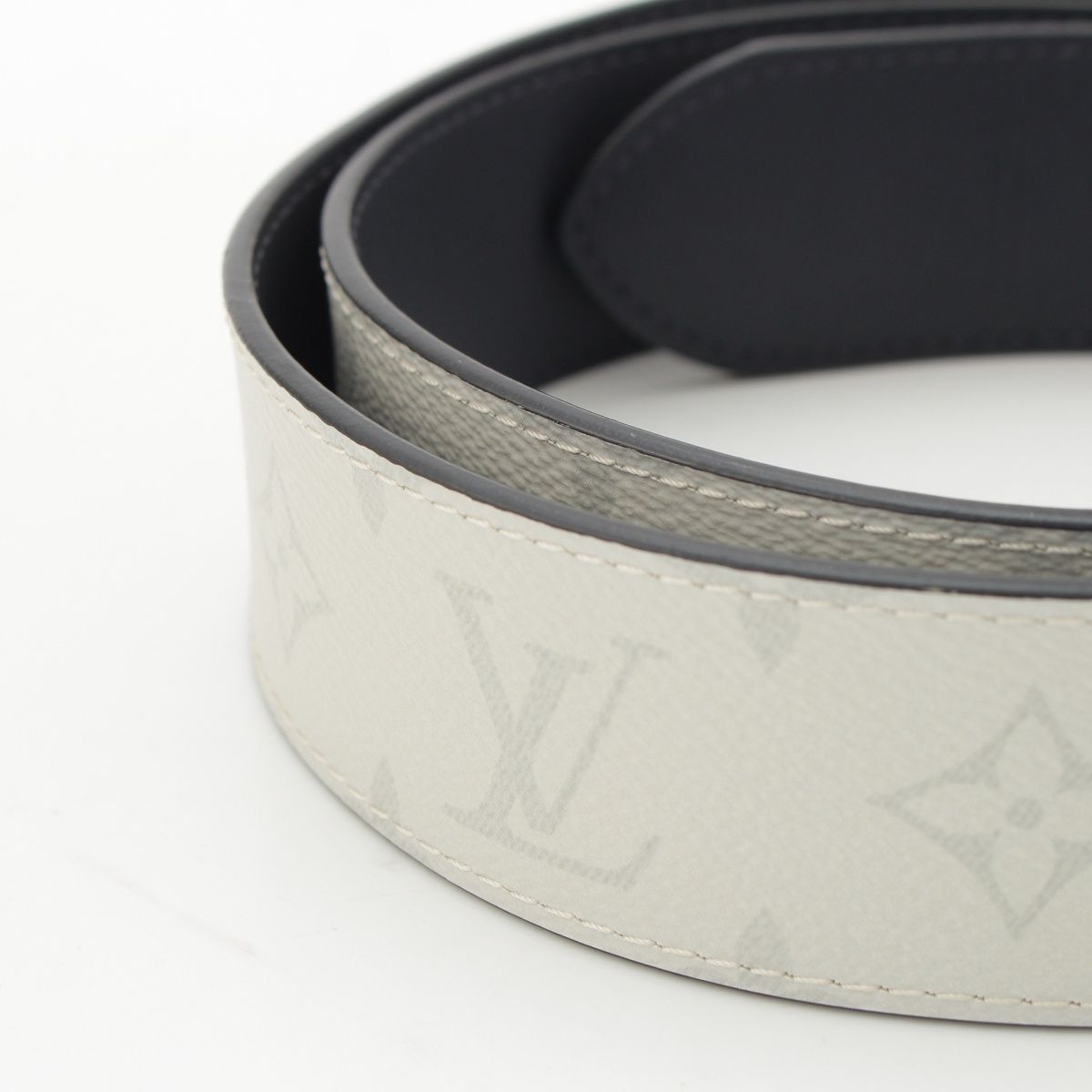 Louis Vuitton Leather Monogram Ceinture Reverso Belt Light Gray — view 5
