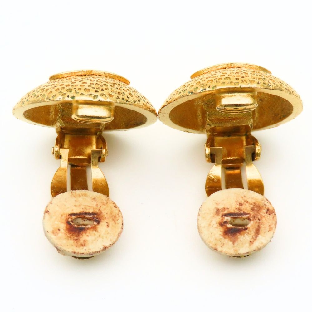 Chanel Earrings CC Logo Metal Gold Plated — view 4