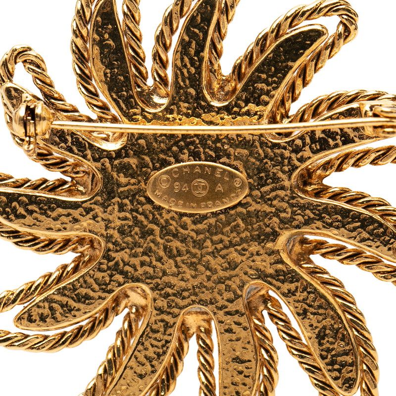 Chanel CC Logo Sun Motif Vintage Brooch Gold Plated — view 3