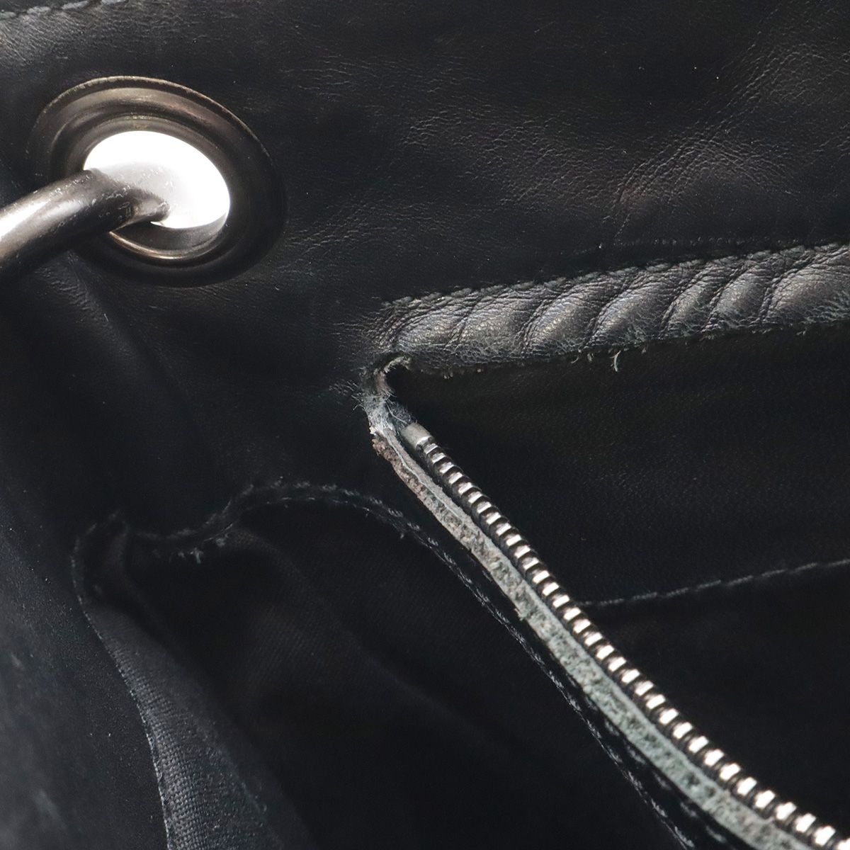 Bottega Veneta Intrecciato Shoulder Bag Crossbody Leather Black — view 7