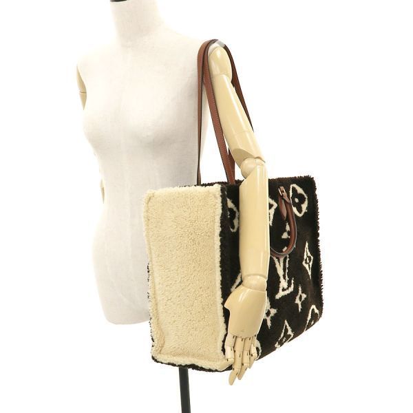 Louis Vuitton Monogram Teddy On The Go GM — view 9