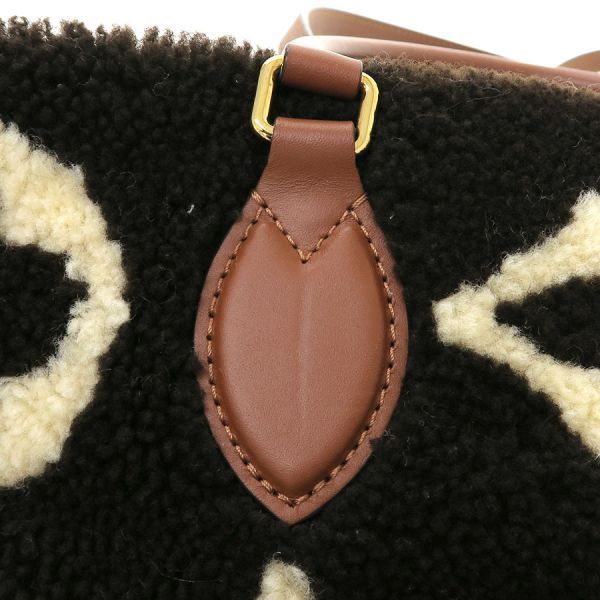 Louis Vuitton Monogram Teddy On The Go GM — view 5