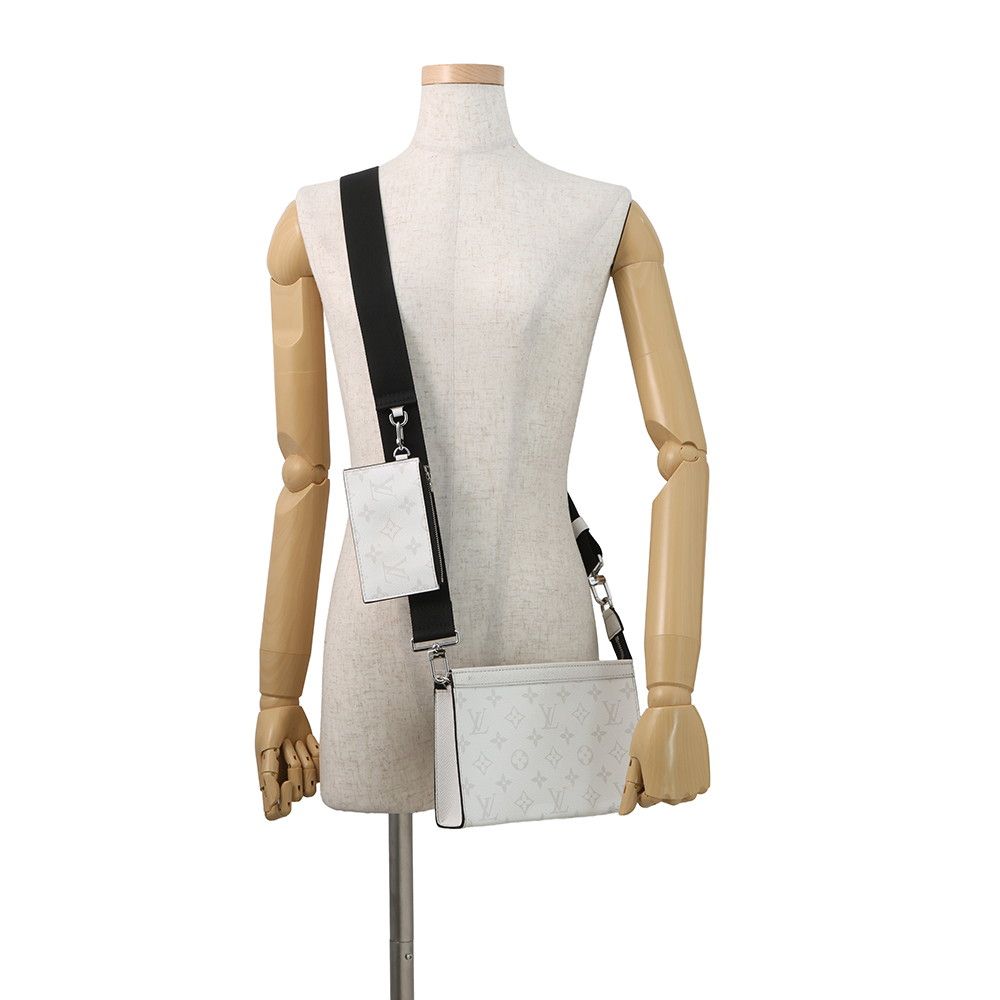 Louis Vuitton Shoulder Bag Monogram Taiga Gaston Wearable Wallet Optical White — view 4